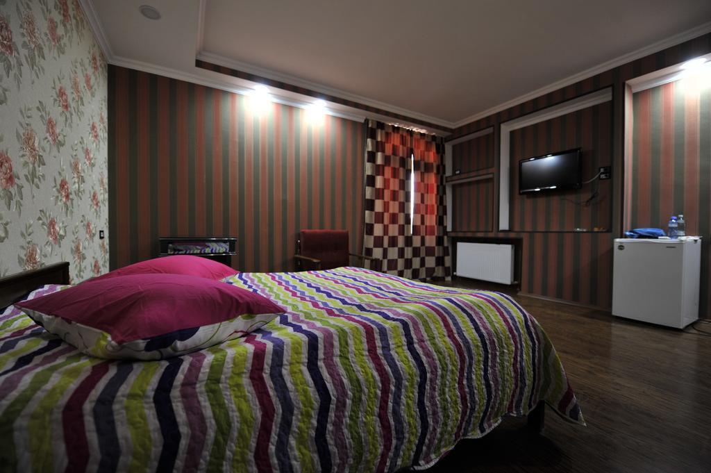 Dkd-Bridge Hotel Tbilisi Exterior foto